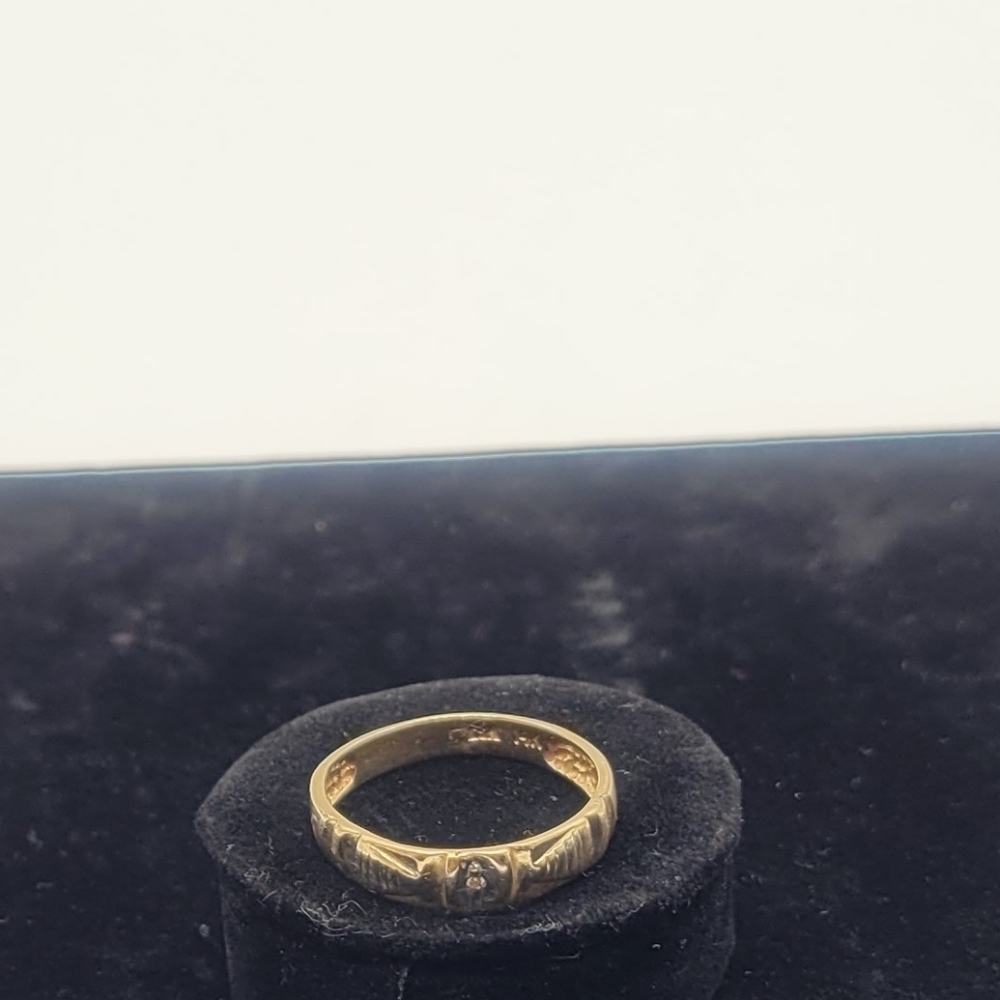 14k Gold Vintage Small Diamond Ring 2.70g Size 8.5​​​